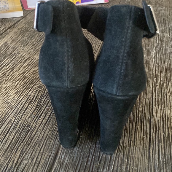 Sexy Steve Madden Black Suede Open Toe Wedges♥️♥️♥️ - Picture 5 of 7